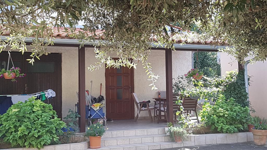 Ecio Apartman *